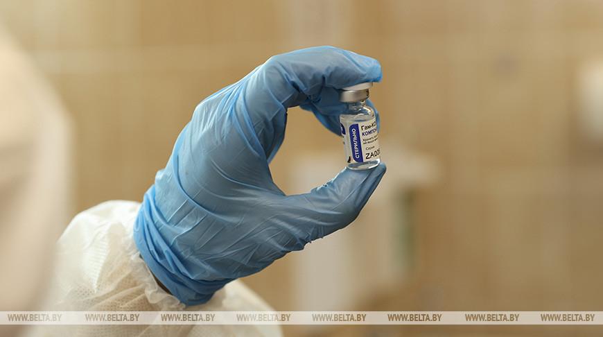 Пиневич: массовая вакцинация от коронавируса всех желающих начнется в апреле