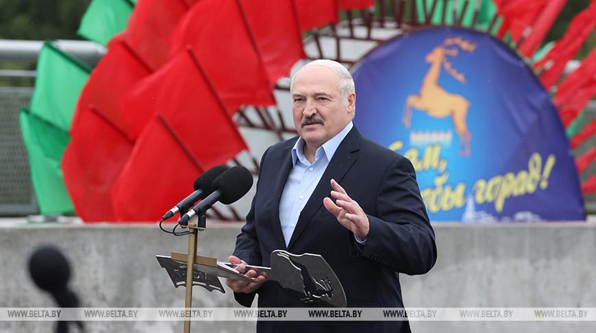 «Уже святое для гродненцев место» — Лукашенко открыл в Гродно новый мост через Неман