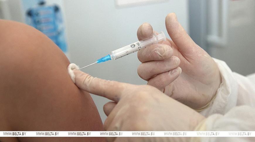Богдан: необходимо вакцинировать от COVID-19 не менее 60% населения