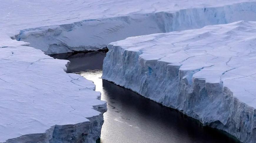 Под антарктическим ледником нашли геотермальную активность