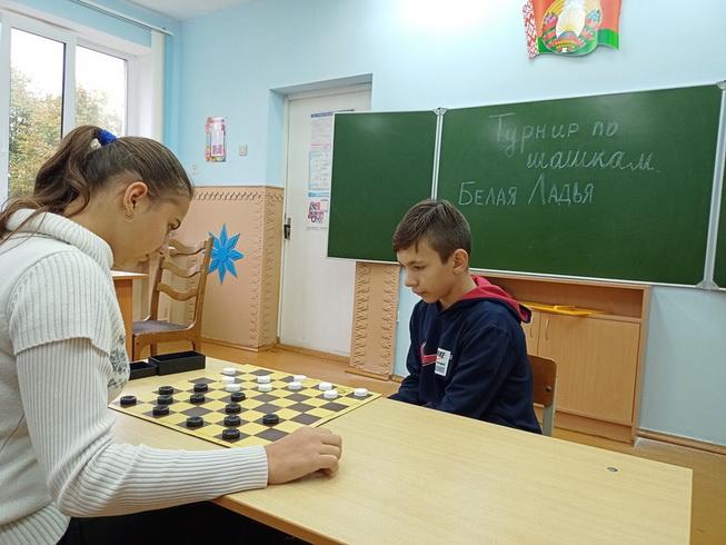 Турнир по шашкам «Белая ладья» прошел в Демидовской школе