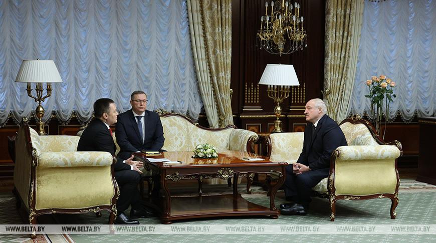Лукашенко подтвердил планы провести ВГС 4 ноября и отметил попытки вбить клин в отношения с Россией