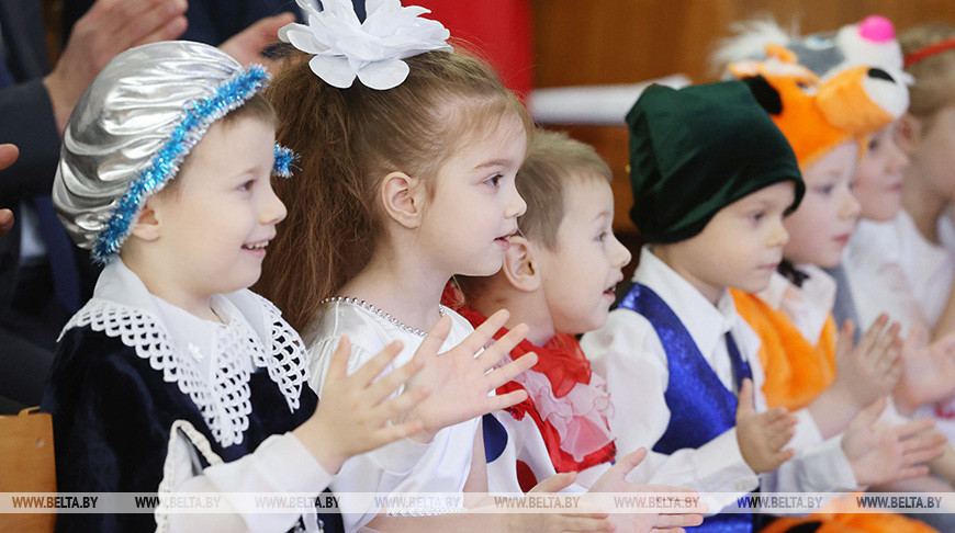 Более 1,5 тыс. детей собрала областная благотворительная елка в Гомеле
