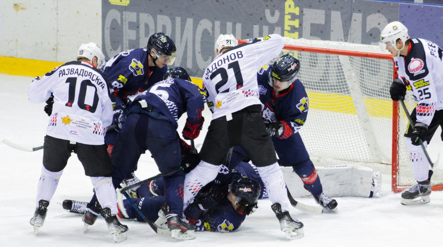 Хоккеисты «Гомеля» выиграли у «Металлурга» и вышли на второе место в чемпионате Беларуси