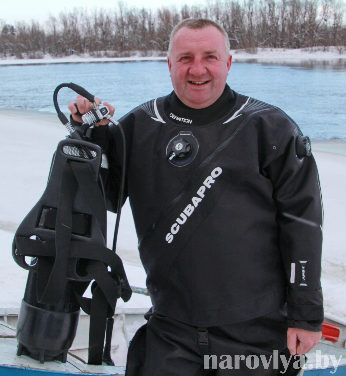 23 года трудится в Наровлянской спасательной станции водолаз-спасатель Сергей ПОПЕЛ