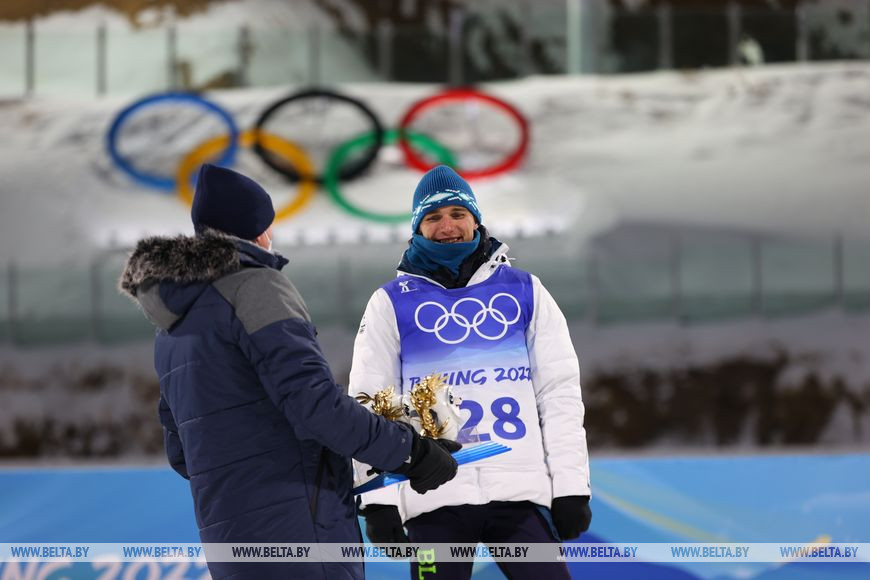 Белорусский биатлонист Антон Смольский стал серебряным призером Олимпиады