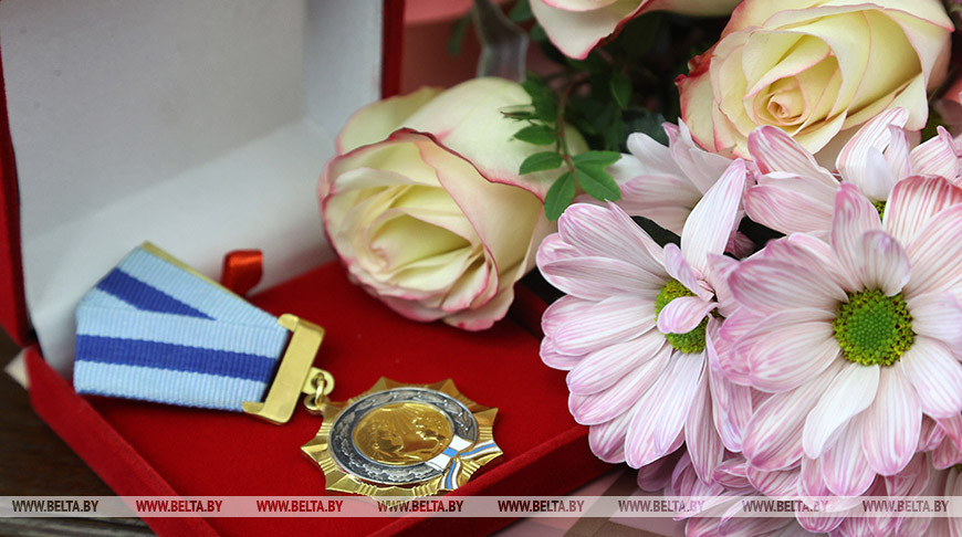 В Беларуси орденом Матери награждены более 12 тыс. женщин