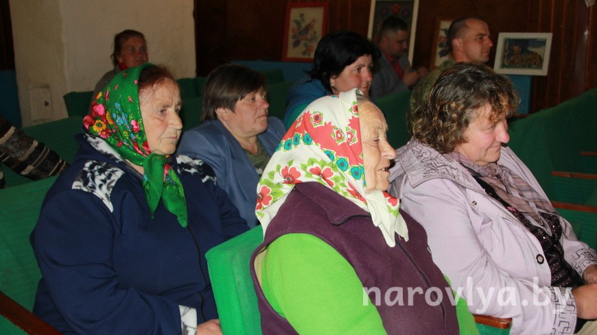 Встречи с жителями малых населенных пунктов прошли в Наровлянском районе