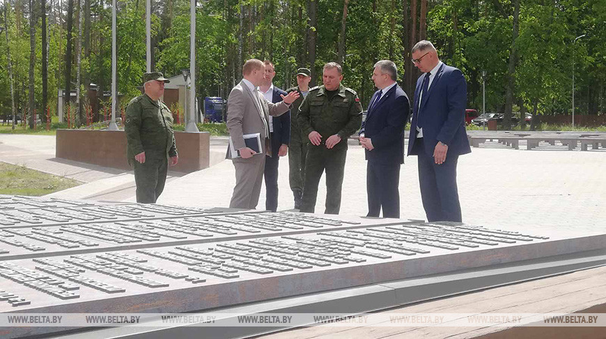 Хренин посетил мемориал «Партизанская криничка» под Гомелем и ознакомился с ходом его реконструкции