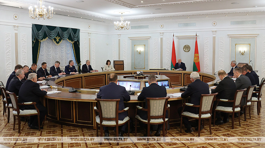 Лукашенко: вопрос успешной уборочной кампании для Беларуси — стратегический
