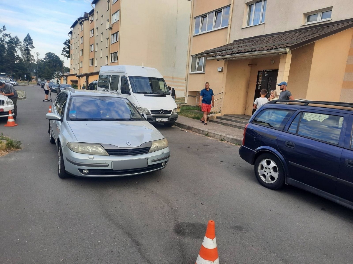 В Калинковичах иномарка сбила выбежавшего на проезжую часть семилетнего мальчика