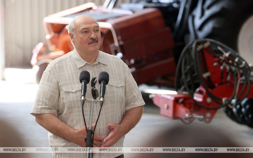 «Берегите себя!» Главный месседж рабочей поездки Лукашенко на Брестчину, актуальный для всей Беларуси