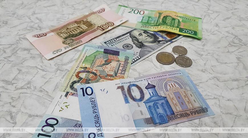 Белорусский рубль на торгах 8 августа укрепился к четырем основным валютам
