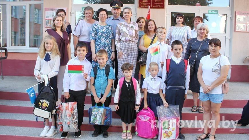 На Наровлянщине продолжается акция «Соберем детей в школу вместе»