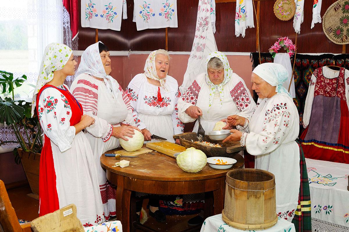 В Хотимском районе провели народный обряд «Капустки»