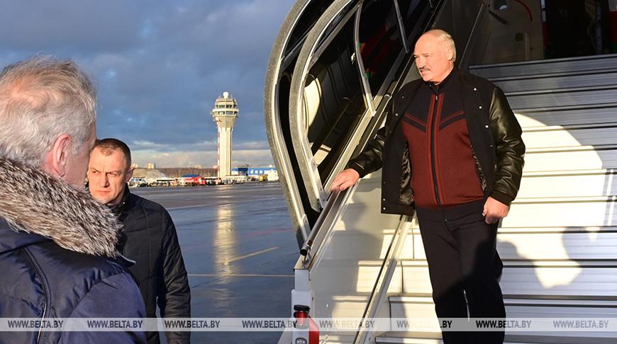 Лукашенко прибыл в Санкт-Петербург, где примет участие в неформальном саммите СНГ