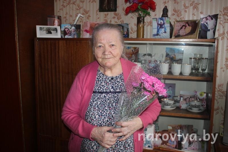 Жительница Наровли Екатерина Авраменко отмечает 95-летний юбилей