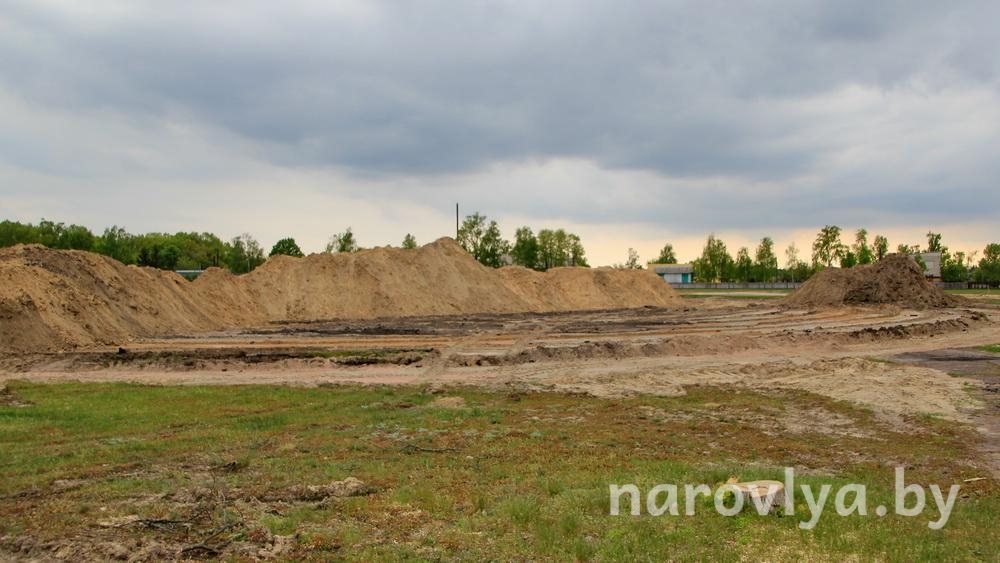 В Наровле идет реконструкция городского стадиона