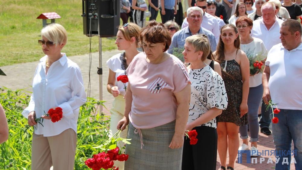 В Наровле почтили память жертв Великой Отечественной войны