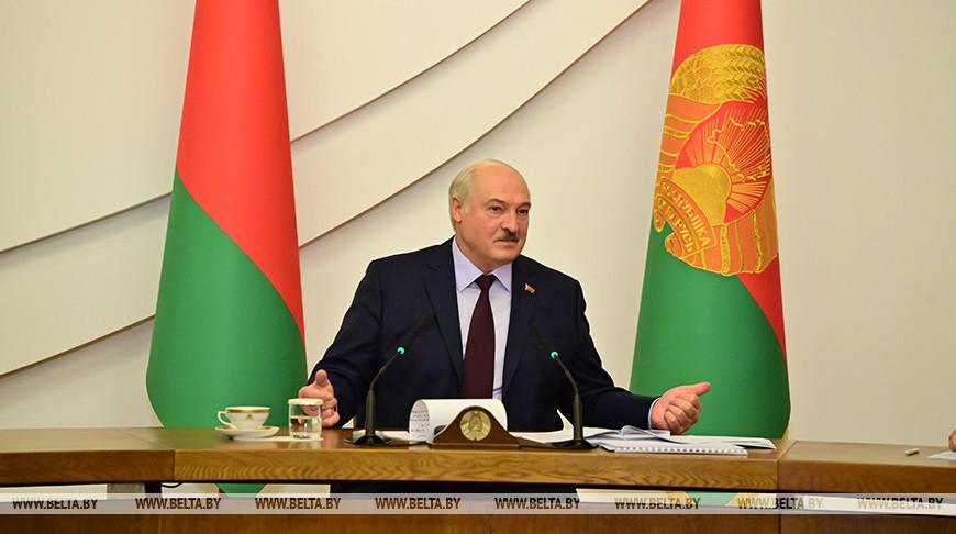 Лукашенко об обстановке в вузах: нет курса на то, чтобы кого-то придавить, мнение ущемить