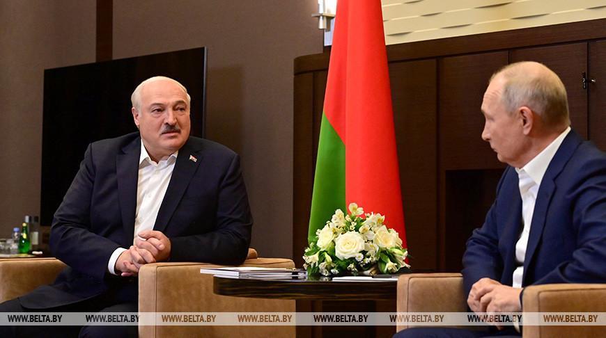 Лукашенко посоветовал западникам поискать бревно в собственном глазу и напомнил о военных устремлениях Польши