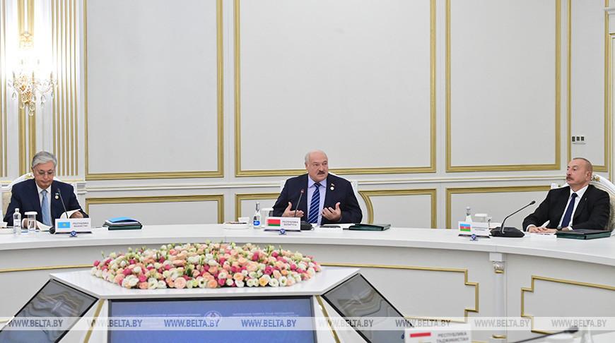 Лукашенко выступает за расширение зоны влияния СНГ и единство в более крупных организациях