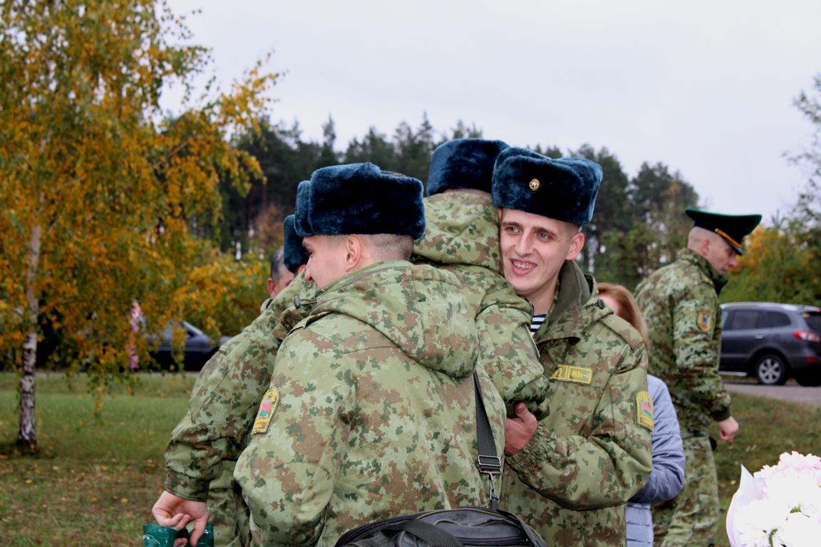 В Мозырском погранотряде чествовали военнослужащих увольняемых в запас