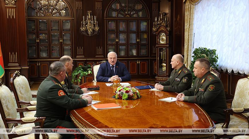 Лукашенко в преддверии саммита ОДКБ обсудил с силовиками вопросы военно-политического характера
