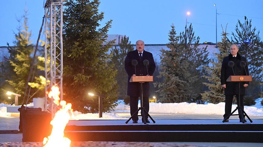 «Цена Великой Победы — наша общая боль». Лукашенко в Ленобласти принял участие в открытии мемориального комплекса