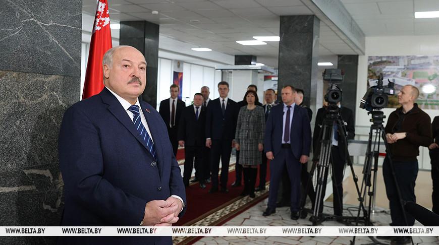 Лукашенко: сценарии беглых относительно Беларуси нереализуемы
