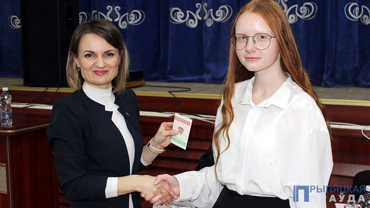 Юлия Липовская, первый секретарь Гомельского областного комитета БРСМ, провела встречу с активом молодежи Наровлянского района