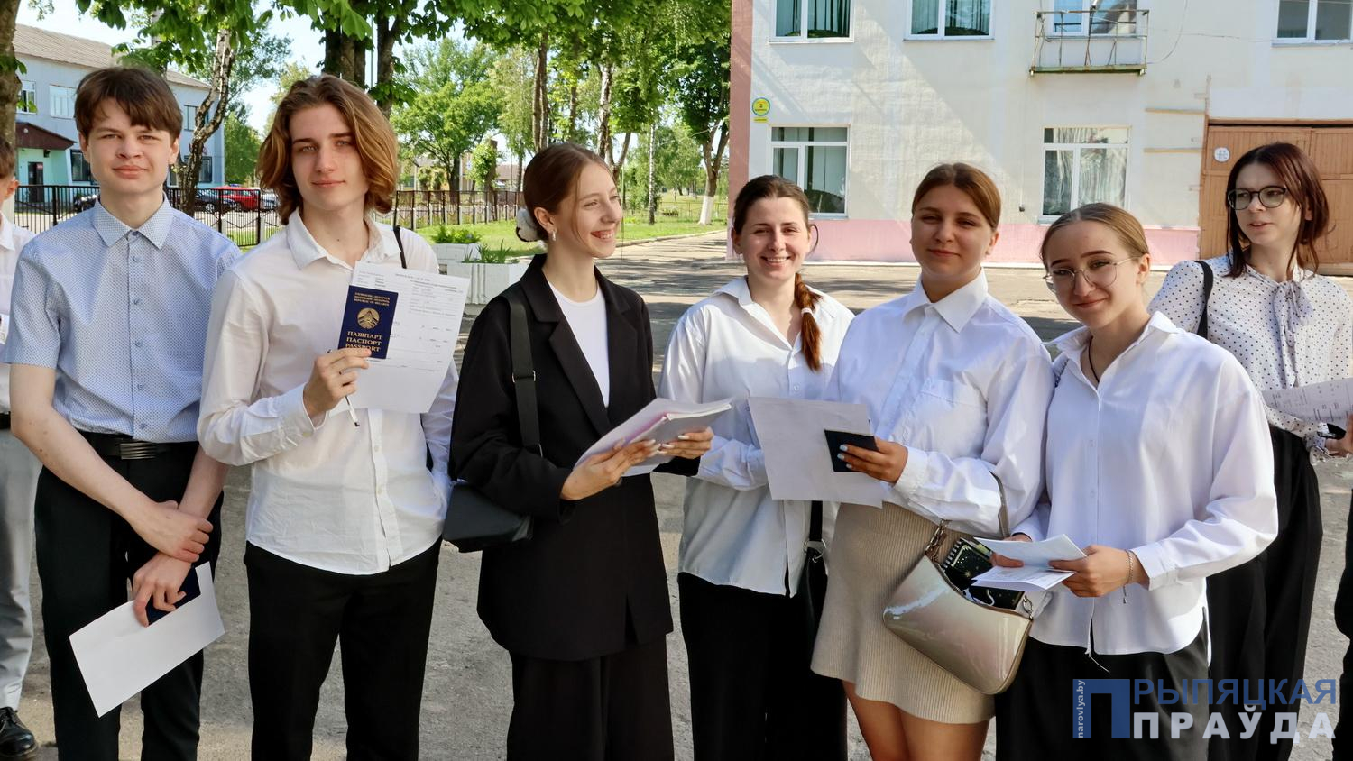 Выпускники Наровлянщины стоят перед сложным выбором дальнейшего жизненного пути