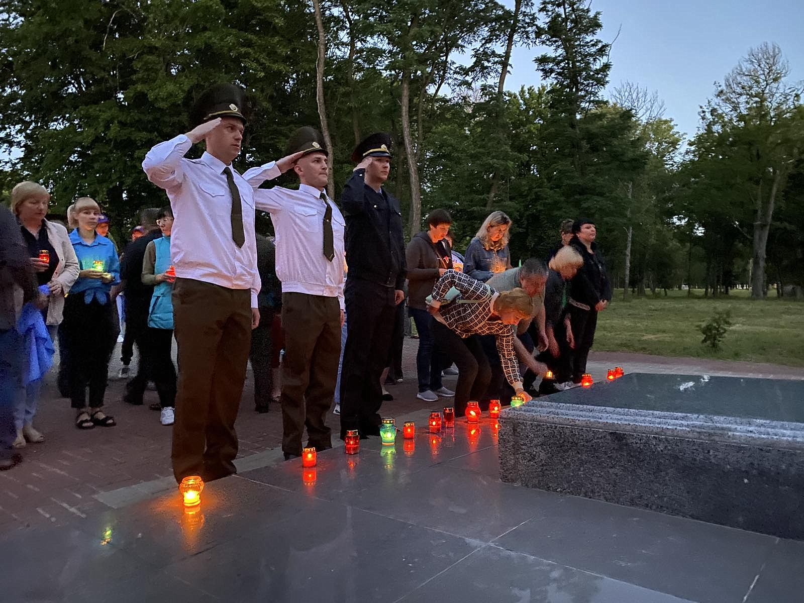 Акция памяти «Никто не забыт, ничто не забыто» прошла в Наровле в 4 утра