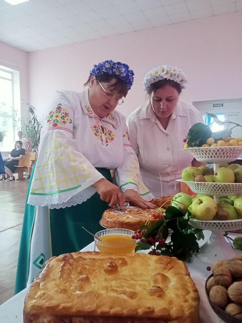 За атмосферой праздника Медового Спаса — в агрогородок Головчицы Наровлянского района