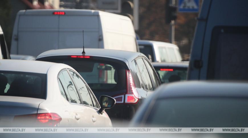 ГАИ призывает водителей и пешеходов быть предельно осторожными в сложных погодных условиях