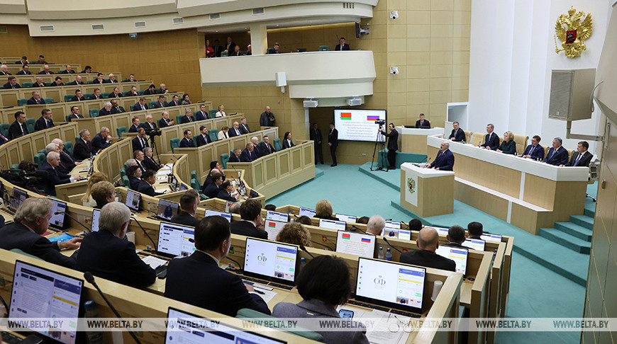 Лукашенко призвал слишком не забегать вперед в развитии искусственного интеллекта