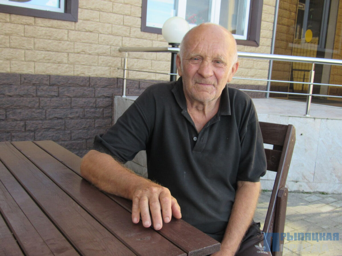 Скромный труженик Наровлянщины Григорий Бондарь