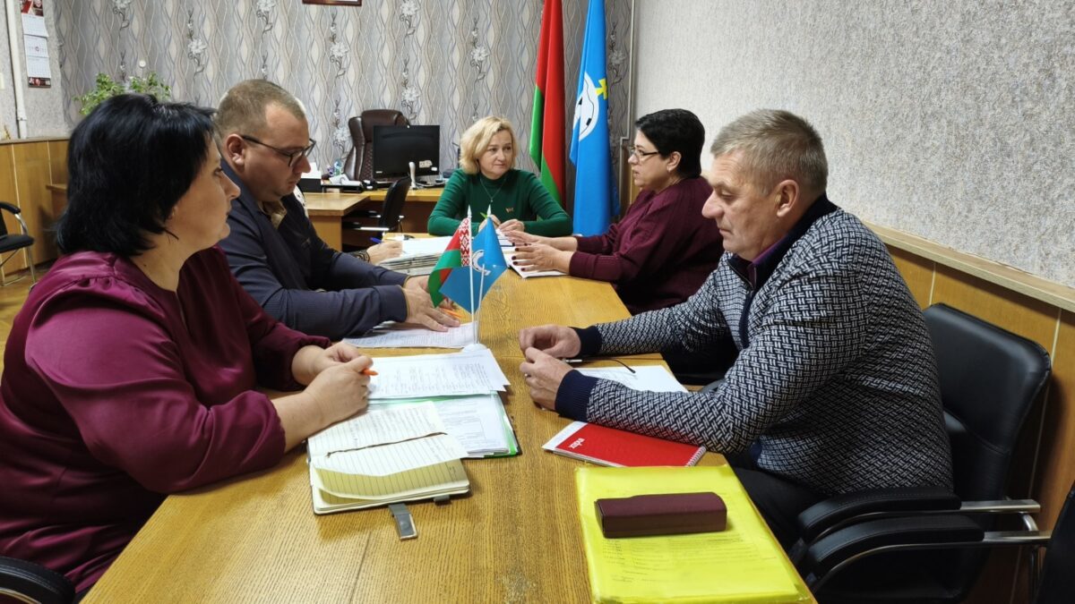 В районном Совете депутатов прошла планерка под руководством председателя районного Совета депутатов Натальи Кузьменковой