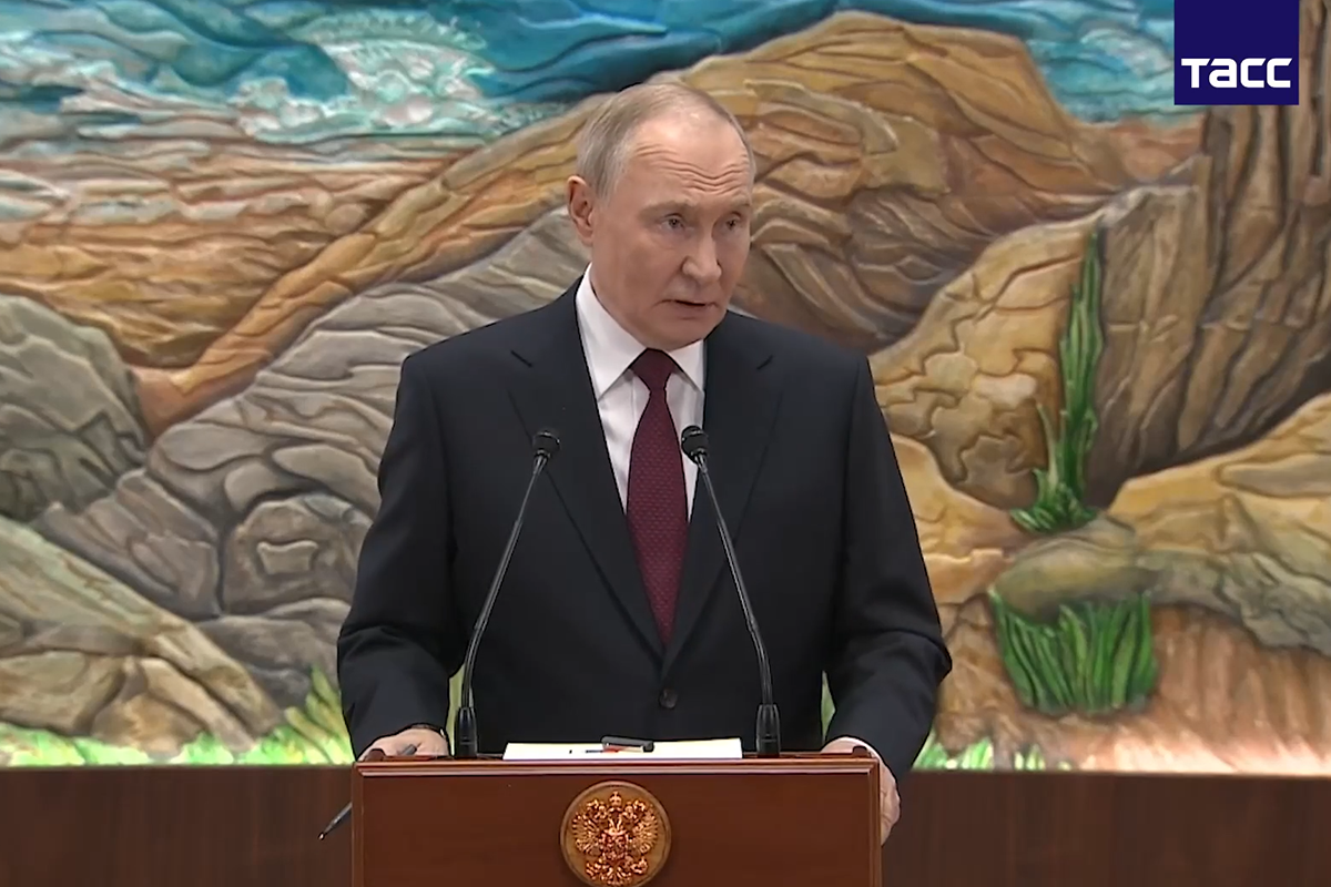 Путин: представители МИД, Мединский и Ушаков будут среди переговорщиков по Украине со стороны РФ