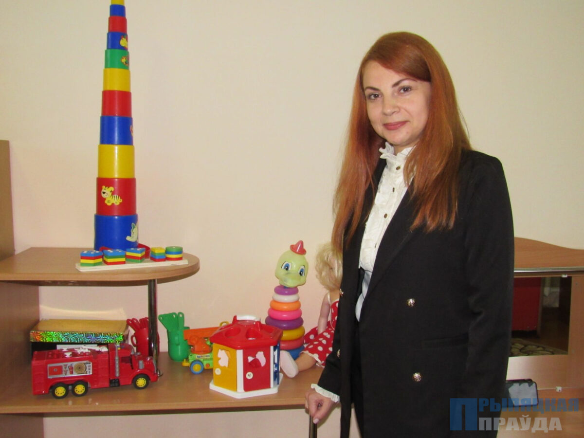 Наровлянка Екатерина Логвин учит детей говорить правильно