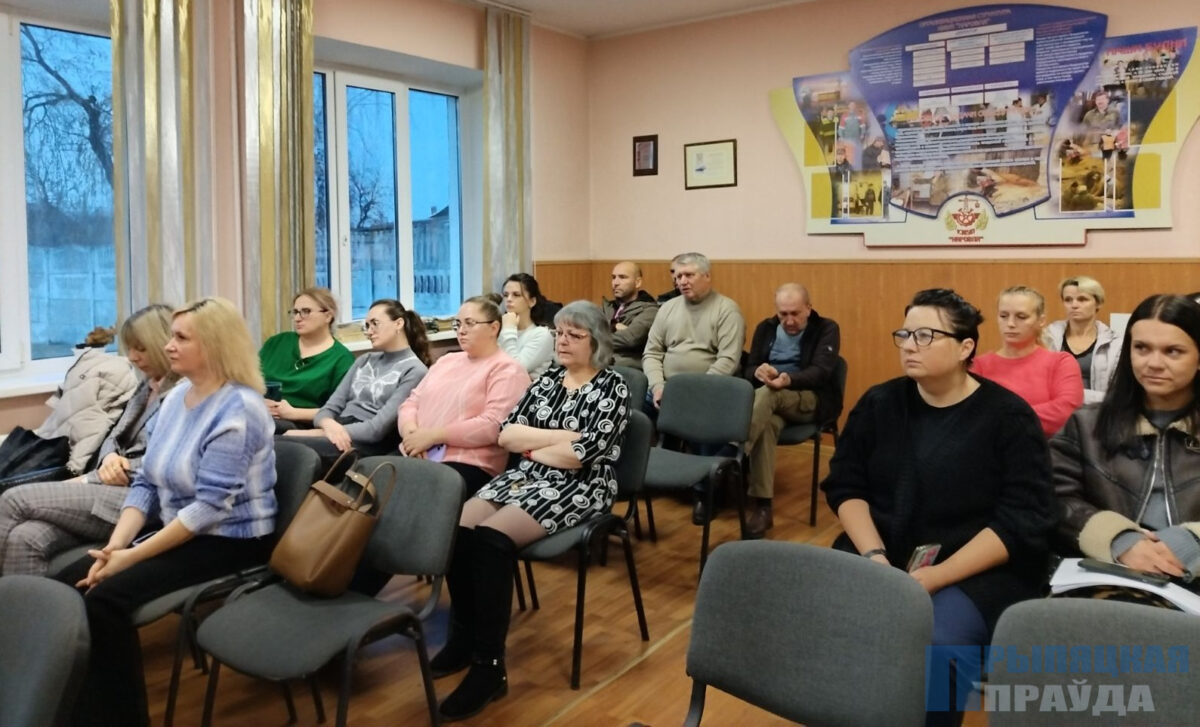 Председатель Наровлянского райисполкома Денис Ядченко провел ЕДИ в коллективе КУП «Жилкомстрой»