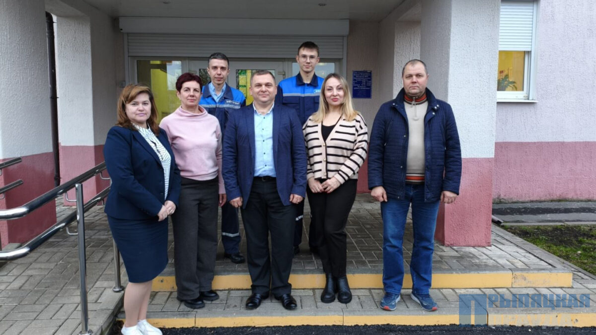 У работников Наровлянского ПУ «Энергосбыт» сегодня праздник