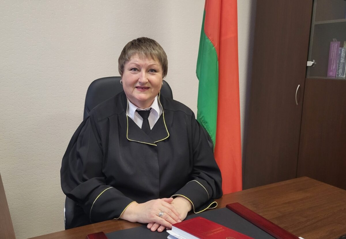 11 декабря проведет выездной прием граждан председатель суда Наровлянского района Татьяна Акулова