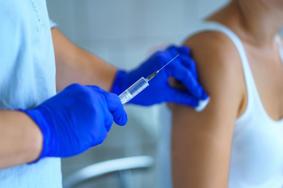 Наровлянская ЦРБ напоминает о вакцинации от гриппа