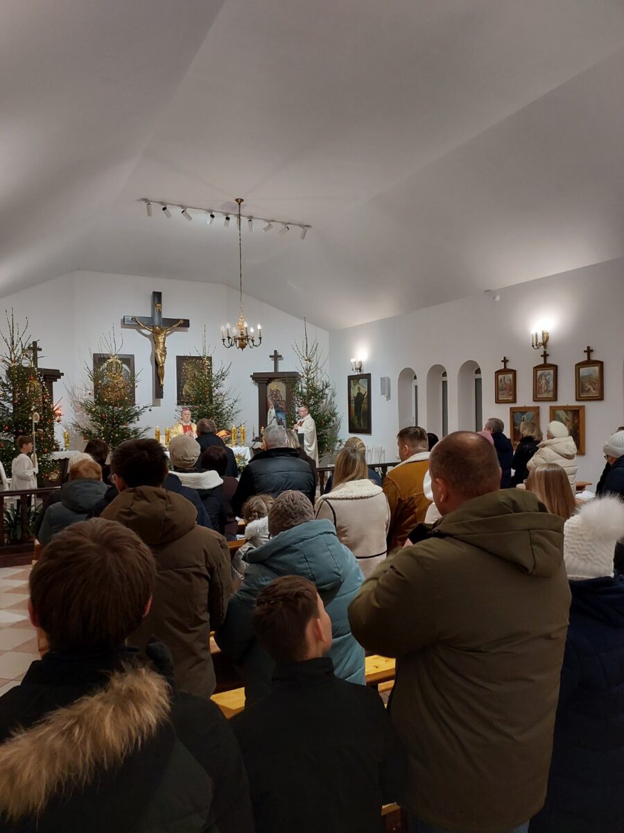 Генеральны вікарый Пінскай дыяцэзіі наведаў каталікоў нараўлянскай парафіі