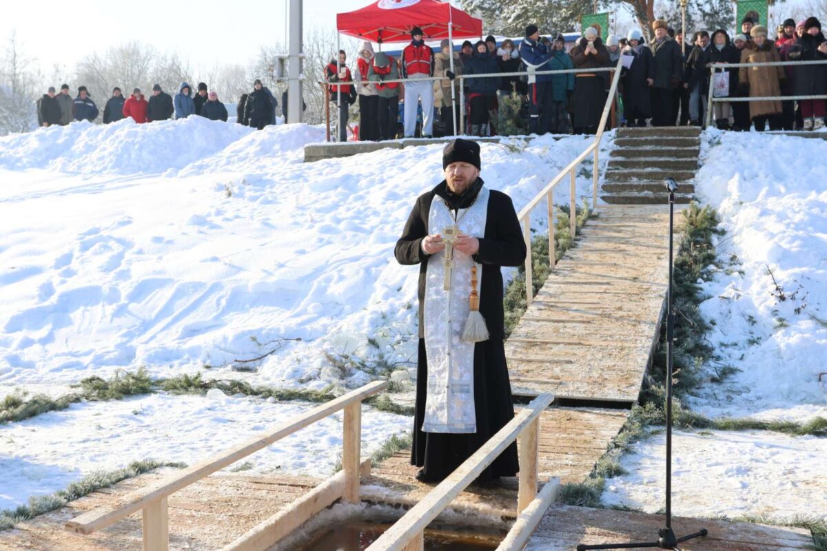 Крещенские купания в Наровле