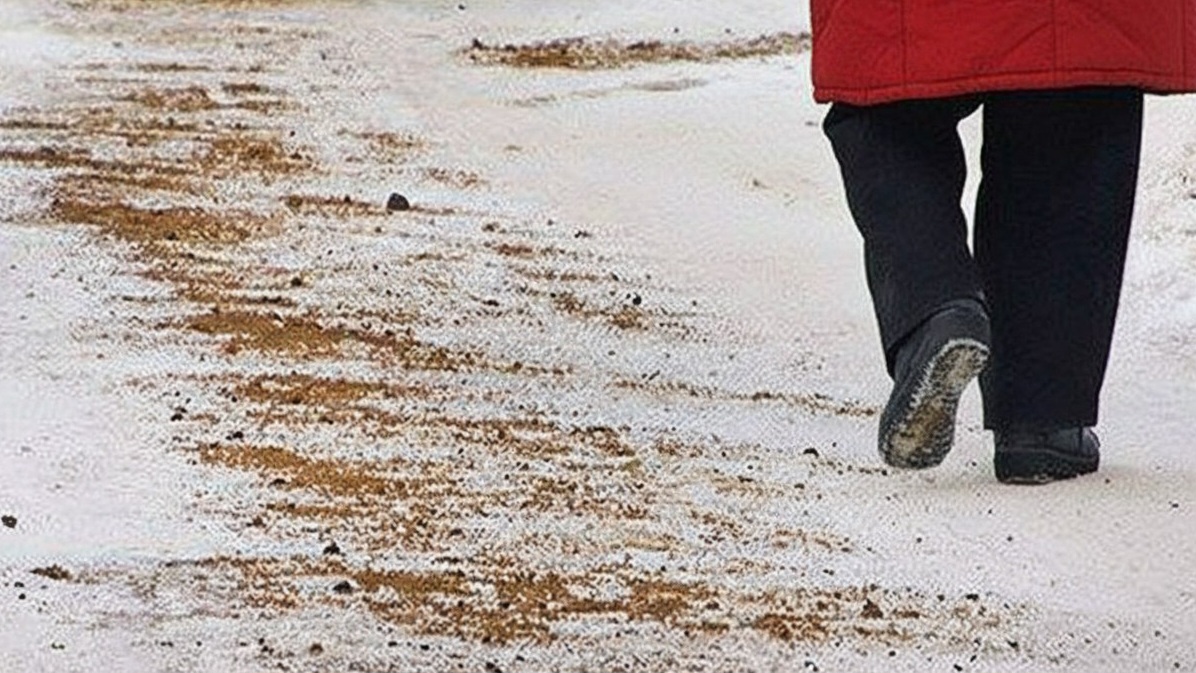 Коммунальные службы Наровли мобилизованы против гололеда