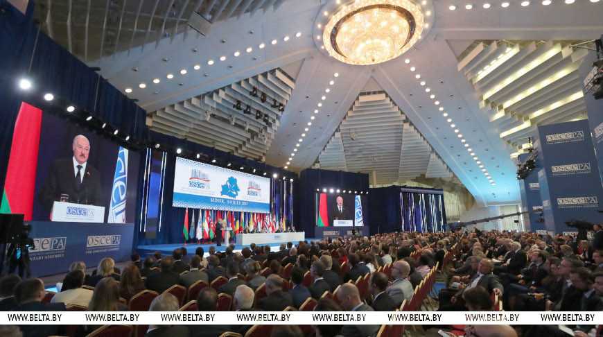 «Жизненный принцип белорусов — добрососедство». Как Лукашенко искал новые точки опоры на Востоке и к чему призывал Запад