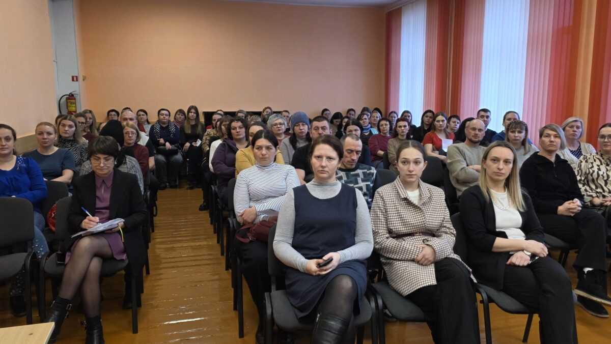 Единое районное родительское собрание в онлайн-режиме провели в Наровле