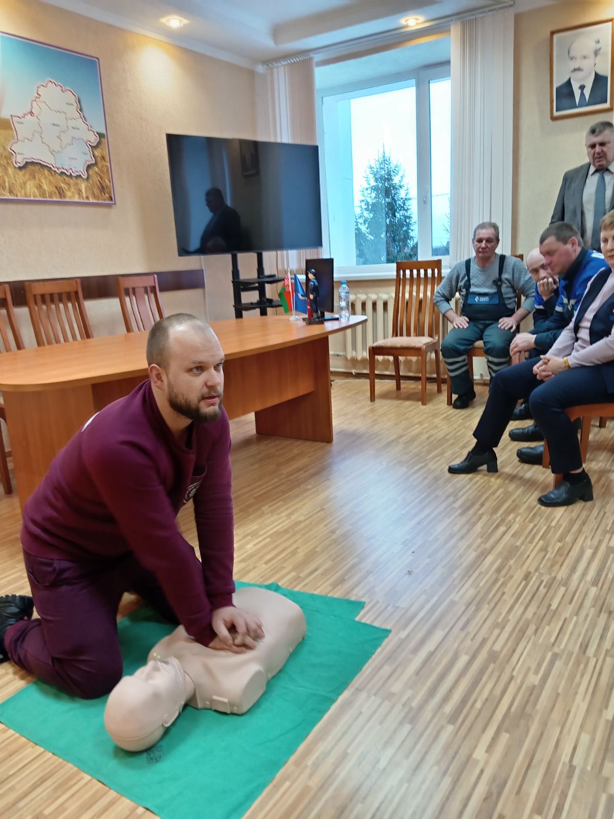 Встреча с председателем РО Красного креста И мастер-класс по оказанию первой медпомощи прошли в Наровлянском РГС